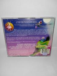 Vcd Barbie Nutcracker Fındıkkıran Balesinde. Orijinal. Universal Platinum Series. Türkçe dublaj. Kartonet temiz. Cd'de çalışmasını etkilemeyen yoğun çizikler var. Baştan sona sorunsuz çalışıyor