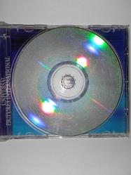 Vcd Barbie Nutcracker Fındıkkıran Balesinde. Orijinal. Universal Platinum Series. Türkçe dublaj. Kartonet temiz. Cd'de çalışmasını etkilemeyen yoğun çizikler var. Baştan sona sorunsuz çalışıyor