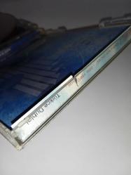 Vcd Aslan Kral 2 Simba'nın onuru özel versiyon. Orijinal. Türkçe dublaj. 2 cd. Cdlerde çalışmasını etkilemeyen yoğun çizikler var. Baştan sona sorunsuz çalışıyor