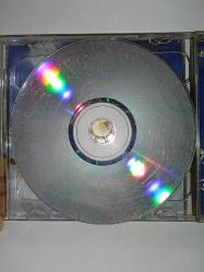 Vcd Aslan Kral 2 Simba'nın onuru özel versiyon. Orijinal. Türkçe dublaj. 2 cd. Cdlerde çalışmasını etkilemeyen yoğun çizikler var. Baştan sona sorunsuz çalışıyor