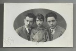 FOTO REFİK - BALIKESİR / GOFRE STÜDYO İSİMLİ MÜŞERREF VE AİLESİ OVAL FOTOĞRAF...