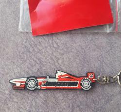 YARIŞ ARABASI FORMATINDA BRİDGESTONE PLASTİK ANAHTARLIK SIFIR. KOLEKSİYONLUK