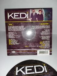 CD Grup KEDİ aptal / aşk var mıdır? Ceren Taçan , Özkan Atilla Tokcan. Orijinal. Dinlemeyi etkilemeyen çizikler var sorunsuz çalışıyor. Nadir koleksiyonluk