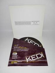 CD Grup KEDİ aptal / aşk var mıdır? Ceren Taçan , Özkan Atilla Tokcan. Orijinal. Dinlemeyi etkilemeyen çizikler var sorunsuz çalışıyor. Nadir koleksiyonluk