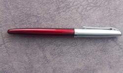 AKBANK LOGOLU İRİDİUM POİNT PARİS DOLMA KALEM.  KONDİSYON YÜKSEK KOLEKSİYONLUK.  ÇOK ZARİF VE NADİR