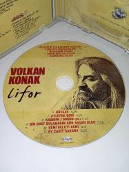 Cd Volkan Konak lifor albümü. Orijinal. Dinlemeyi etkilemeyen çizikler var, sorunsuz çalışıyor.