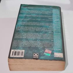 Labirent - Üç Sır. İki Kadın. Bir Kâse.