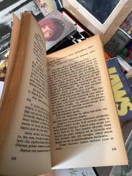 kız öpme kuyruğu - nazlı eray