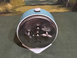 antika rus serkisof kurmalı masa saati 9,5 cm çapında 10,5 cm boyunda