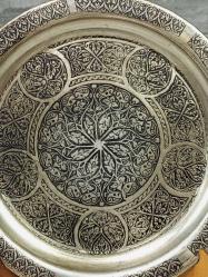 Tamamı El İşçiliği Yoğun Gravür İşlemeli Bakır Tepsi (23 cm)