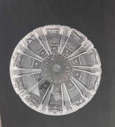 PAŞABAHÇE KRİSTAL KÜLLÜK.  FARKLI BİR TASARIM.  KONDİSYON YÜKSEK KOLEKSİYONLUK NADİR