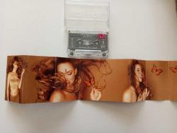 Mariah Carey My All , The Roof ,Honey vs 1997 Türkiye Baskı Kaset Honey 5:02 Butterfly 4:36 My All 3:52 The Roof 5:14 Fourth Of July 4:23 Breakdown 4:45 Babydoll 5:07 Close My Eyes 4:22 Whenever You Call 4:22 Fly Away (Butterfly Reprise) 3:49 The Beautiful Ones 7:00 Outside 4:46