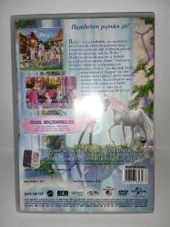 DVD Barbie & kız kardeşleri at binicilik okulu. Orijinal. Türkçe dublaj. Çalışmasını etkilemeyen çizikler var, sorunsuz çalışıyor. Koleksiyonluk