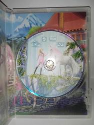 DVD Barbie & kız kardeşleri at binicilik okulu. Orijinal. Türkçe dublaj. Çalışmasını etkilemeyen çizikler var, sorunsuz çalışıyor. Koleksiyonluk