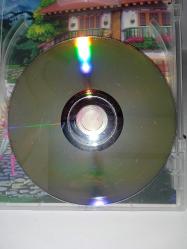 DVD Barbie & kız kardeşleri at binicilik okulu. Orijinal. Türkçe dublaj. Çalışmasını etkilemeyen çizikler var, sorunsuz çalışıyor. Koleksiyonluk