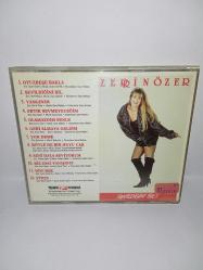 Cd Zerrin Özer sevildiğini bil albümü. Orijinal 1991 pembe bandrollü dönem baskı albüm. Dinlemeyi etkilemeyen yoğun çizikler var, baştan sona sorunsuz çalışıyor. Kartonet 10/9