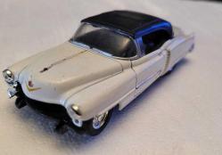 KLASİK MODEL ARABA. ÇOK GÜZEL.