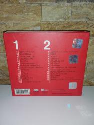 Cd + DVD Sezen Aksu yürüyorum düş bahçelerinde. Orijinal. Kitapçık mevcut. 2 Cd ve 1 Dvd. Cd lerde çalışmasını etkilemeyen çizikler var. Dvd temiz. Hepsi sorunsuz çalışıyor. Koleksiyonluk