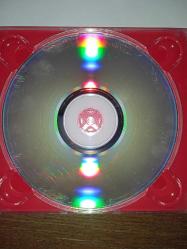 Cd + DVD Sezen Aksu yürüyorum düş bahçelerinde. Orijinal. Kitapçık mevcut. 2 Cd ve 1 Dvd. Cd lerde çalışmasını etkilemeyen çizikler var. Dvd temiz. Hepsi sorunsuz çalışıyor. Koleksiyonluk