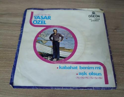 YAŞAR ÖZEL-SADECE KAPAK