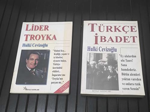 Lider Troyka – Türkçe İbadet | Hulki Cevizoğlu | Beyaz Yayınları | 2 Kitap Lot