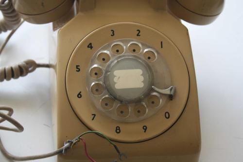 Retro Antika çevirmeli Telefon (isimsiz demir raf