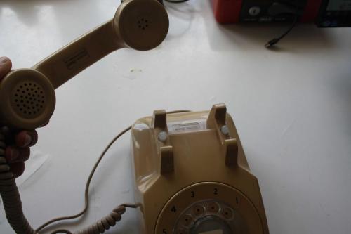 Retro Antika çevirmeli Telefon (isimsiz demir raf