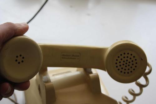 Retro Antika çevirmeli Telefon GÖZUKMEYEN HAFIF HASARLI  (isimsiz demir raf