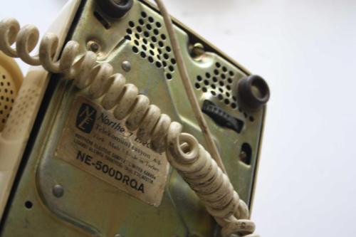 Retro Antika çevirmeli Telefon GÖZUKMEYEN HAFIF HASARLI  (isimsiz demir raf