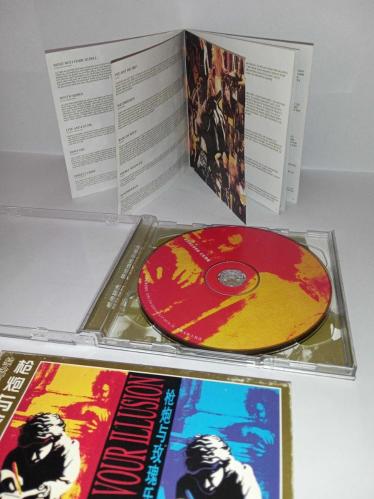 Cd Guns N' Roses Use Your Illusion 1 ve 2 unoffical China Edition. 2 disk. Nadir Çin edisyonu. Diskler tertemiz. Sorunsuz çalışıyor.