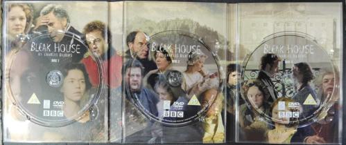TÜRKÇE YOKTUR * BLEAK HOUSE (KASVETLİ EV) * BİR CHARLES DICKENS UYARLAMASI * 3 DİSKLİ BOX SET * DVD
