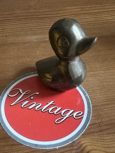 Vintage 1950'ler Alman tamamen dolu ağır Bronz Döküm – Yavru Ördek Figürin