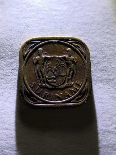 Surinam Yabancı Madeni para iyi kondüsyondadır