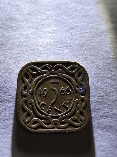 Surinam Yabancı Madeni para iyi kondüsyondadır