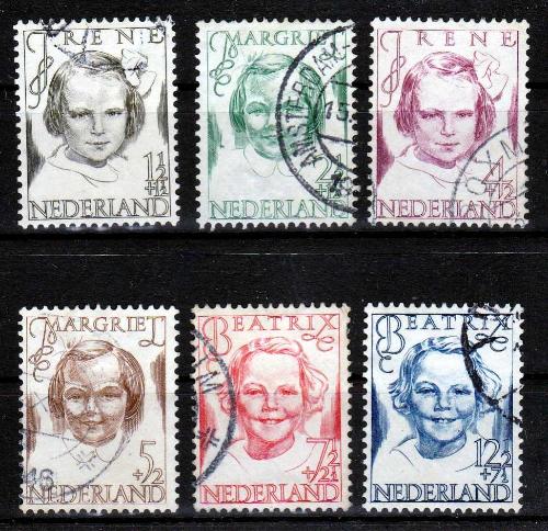 A.2303  1946 PRENSESLER  DAMGALI TAM SERİ HOLLANDA