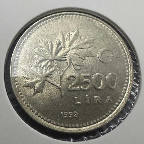 Türkiye 2500 Lira 1992. Karton Kapamasında.