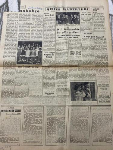 YENİ İSTANBUL GAZETESİ - DOĞUM GÜNÜ HEDİYESİ (TURKISH NEWSPAPPER) - 14 MAYIS 1951 - SADECE İKİ SAYFADIR -Adnan Menderes-Falih Rıfkı Atay-Stalin-14 Mayıs 1950 Yeni hamleler başlangıcı-Bir yıl böyle geçti-İranda tedhiş-Korede komünist hücumu önlendi-Rusya ile Çin arası açılıyor-Malatyayı ziyaret eden filomuz-Amerikan siyasi çevrelerinin kanaati Doğrudan doğruya Atlantik Paktına alınmamız isteniyor-Başbakan A Menderes Bursada Partilerarası münasebatı iyi safhada tutmak emelimizdir-150 kişiye bedava maç bileti-Türkiyede atom araştırmaları-Şehir Haberleri-İstanbul Sergisi-C H P Sarıyer Kongresi dün toplandı-D P Hükümetinin bir yıllık faaliyeti-Sanayi ve iş yerleri sayımı bugün başlıyor-Bir çocuk konseri-Toplan istifa eden bir kurul-İstanbul Kız Lisesinin dünkü müsamere­si-Yugoslavyada Emlak Olanlar Derneğinin toplantısı-Kısa haberler-Cemiyet Hayatı-Yeni İstanbul sahibi Yeni İstanbul Neşriyat Limited Şirketi adına Kemal I Saral-Asım Oğuz-Llan tarifesi