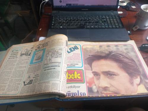 Hürriyet Kelebek eki yemek tarifleri , sağlık köşesi ve nakış gibi bölüm ve gazetenin baş sayfasını keserek toplam 100 civarında gazete 1975 Mart ve şubat Nisan ayları