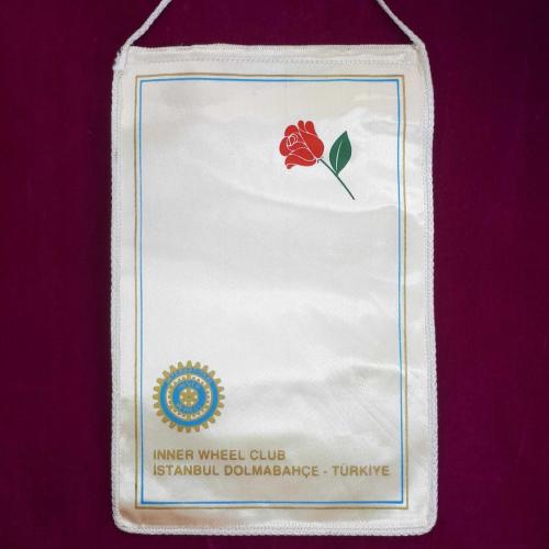 INNER WHEEL CLUB ISTANBUL DOLMABAHÇE - TÜRKİYE , ROTARY GÜLÜ GÖRSELLİ İPEK FLAMA