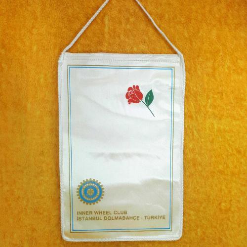INNER WHEEL CLUB ISTANBUL DOLMABAHÇE - TÜRKİYE , ROTARY GÜLÜ GÖRSELLİ İPEK FLAMA