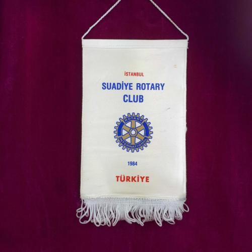 İSTANBUL SUADİYE ROTARY KULÜBÜ 1984 TÜRKİYE , YELKENLİ TEKNE GÖRSELLİ İPEK FLAMA