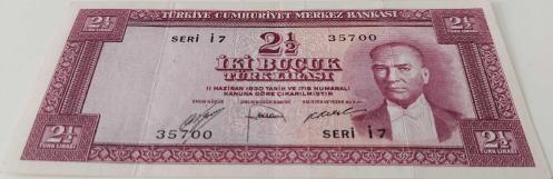 5.EMİSYON 1.TERTİP 2,5 İKİ BUÇUK TÜRK LİRASI SERİ İ7 35700 SERİ NUMARALI KAĞIT PARA NATÜREL ÇOK ÇOK TEMİZ EN NADİRİ