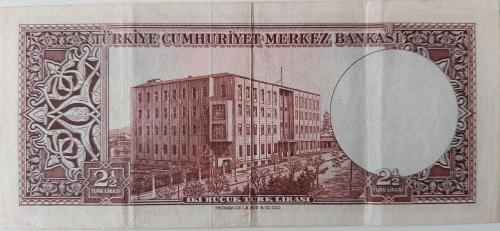5.EMİSYON 2.TERTİP 2,5 İKİ BUÇUK TÜRK LİRASI SERİ T5 26078 SERİ NUMARALI KAĞIT PARA NATÜREL ÇOK ÇOK TEMİZ EN NADİRİ