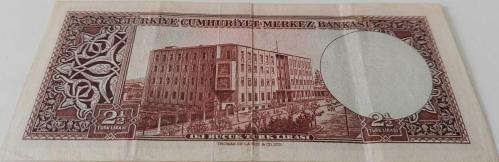 5.EMİSYON 2.TERTİP 2,5 İKİ BUÇUK TÜRK LİRASI SERİ T5 26078 SERİ NUMARALI KAĞIT PARA NATÜREL ÇOK ÇOK TEMİZ EN NADİRİ