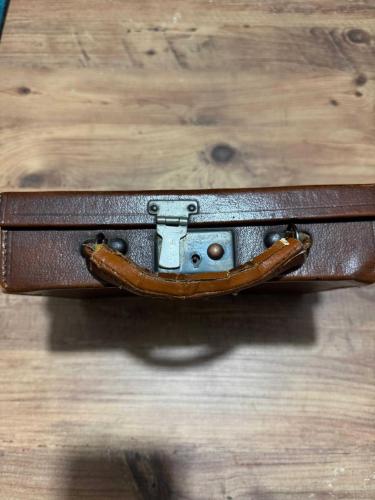 Vintage Kahverengi Takı Aksesuar Çantası  Nostaljik, retro görünümlü, deri dokulu dış kaplama. 26x18x 7 cm