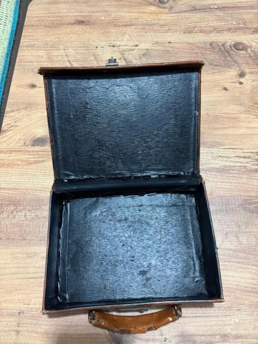 Vintage Kahverengi Takı Aksesuar Çantası  Nostaljik, retro görünümlü, deri dokulu dış kaplama. 26x18x 7 cm