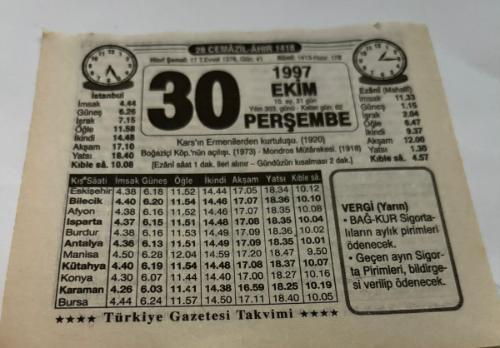 30 Ekim 1997-Orijinal Takvim Yaprağı-Doğum Günü-Söz,Nişan,Nikâh,Düğün ve Önemli Günler Hediyesi-Türkiye Gazetesi Takvimi-Ayet,Hadis (Vergi)-kars'ın Ermeniler'den kurtuluşu(1920)-Boğaziçi Köp.'nün açılışı(1973)-Mondros Mütakeresi(1918)-Bire Yediyüz-Dörtlük-Erkek:Nuri,Kız:Refika