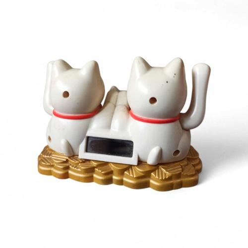 vintage ''3'lü el sallayan japon şans kedisi''maneki neko seti''aile figürü şans objesi & 12 cm-güneş enerjili