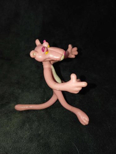 Orjinal lisanslı pembe panter 1999 yılından. Damgası mevcut. Kollar ayaklar kuyruk farklı şekillere getirilebilir.  İyi durumda #tdkoleksiyonpembepanter