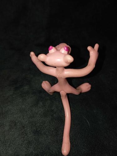 Orjinal lisanslı pembe panter 1999 yılından. Damgası mevcut. Kollar ayaklar kuyruk farklı şekillere getirilebilir.  İyi durumda #tdkoleksiyonpembepanter